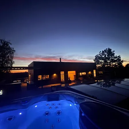 Funkisdrom With Pool Proximity To The Vila *