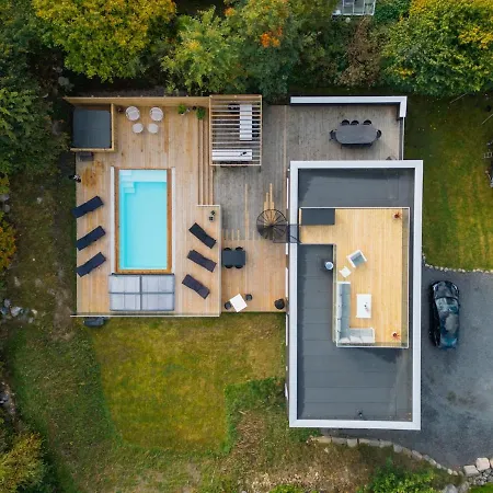 Vila Funkisdrom With Pool Proximity To The